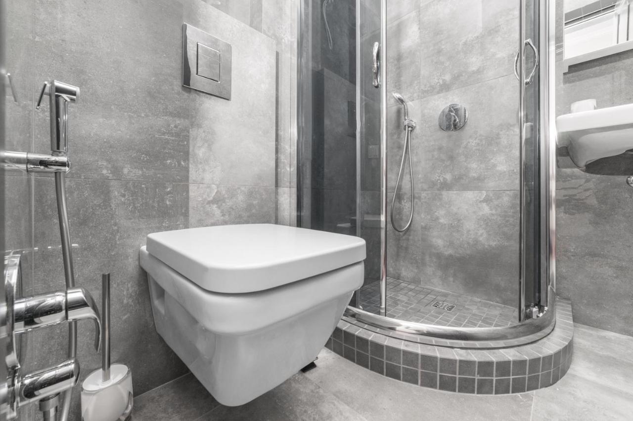 Apart Hotel D'Monica Odessa Dış mekan fotoğraf