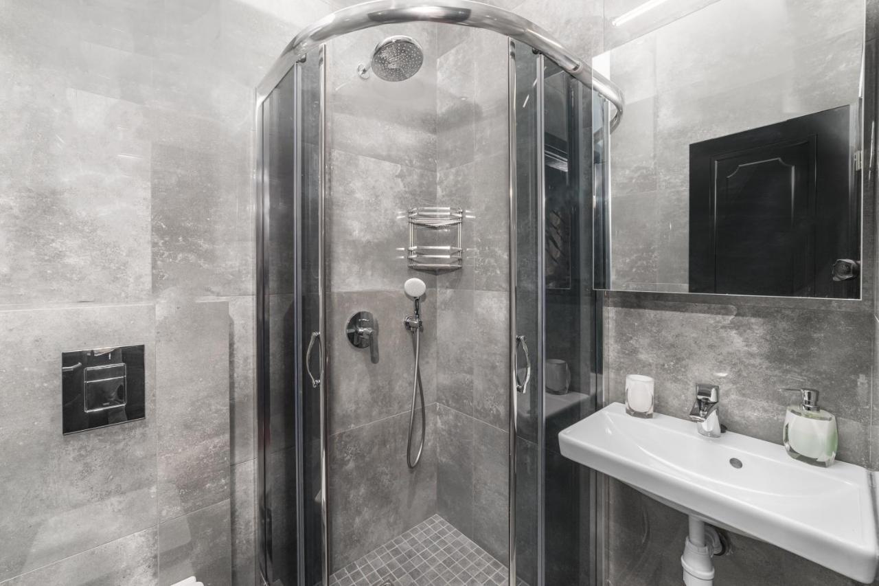 Apart Hotel D'Monica Odessa Dış mekan fotoğraf