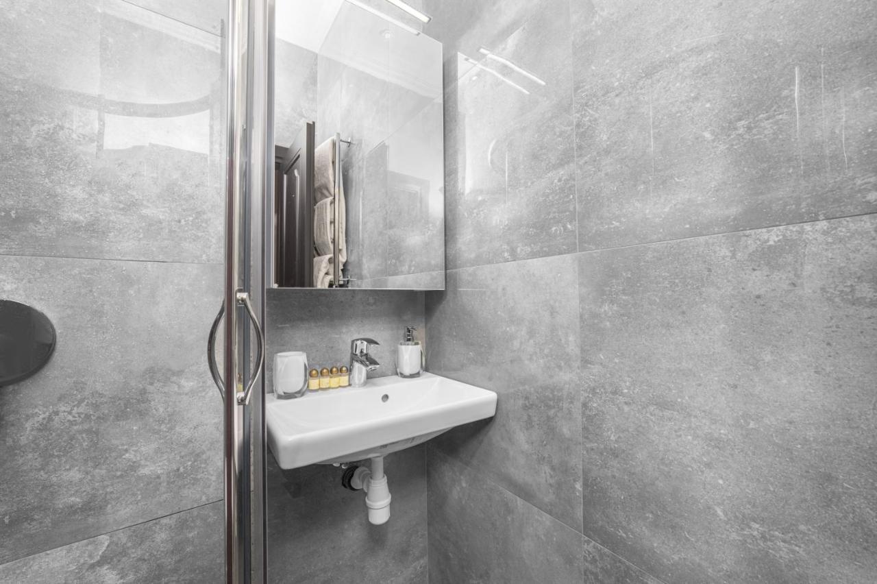 Apart Hotel D'Monica Odessa Dış mekan fotoğraf